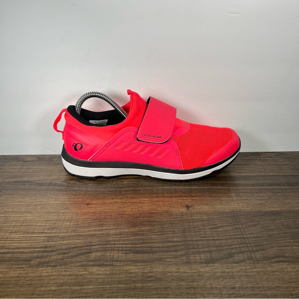 Pearl Izumi Women’s Slip-On Athletic Shoe in Bright Pink